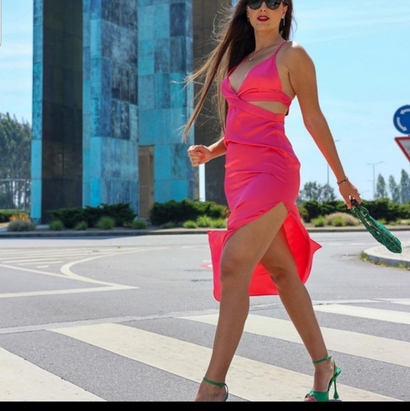 Zara Satin effect Cut out dress - Picture 15 of 16